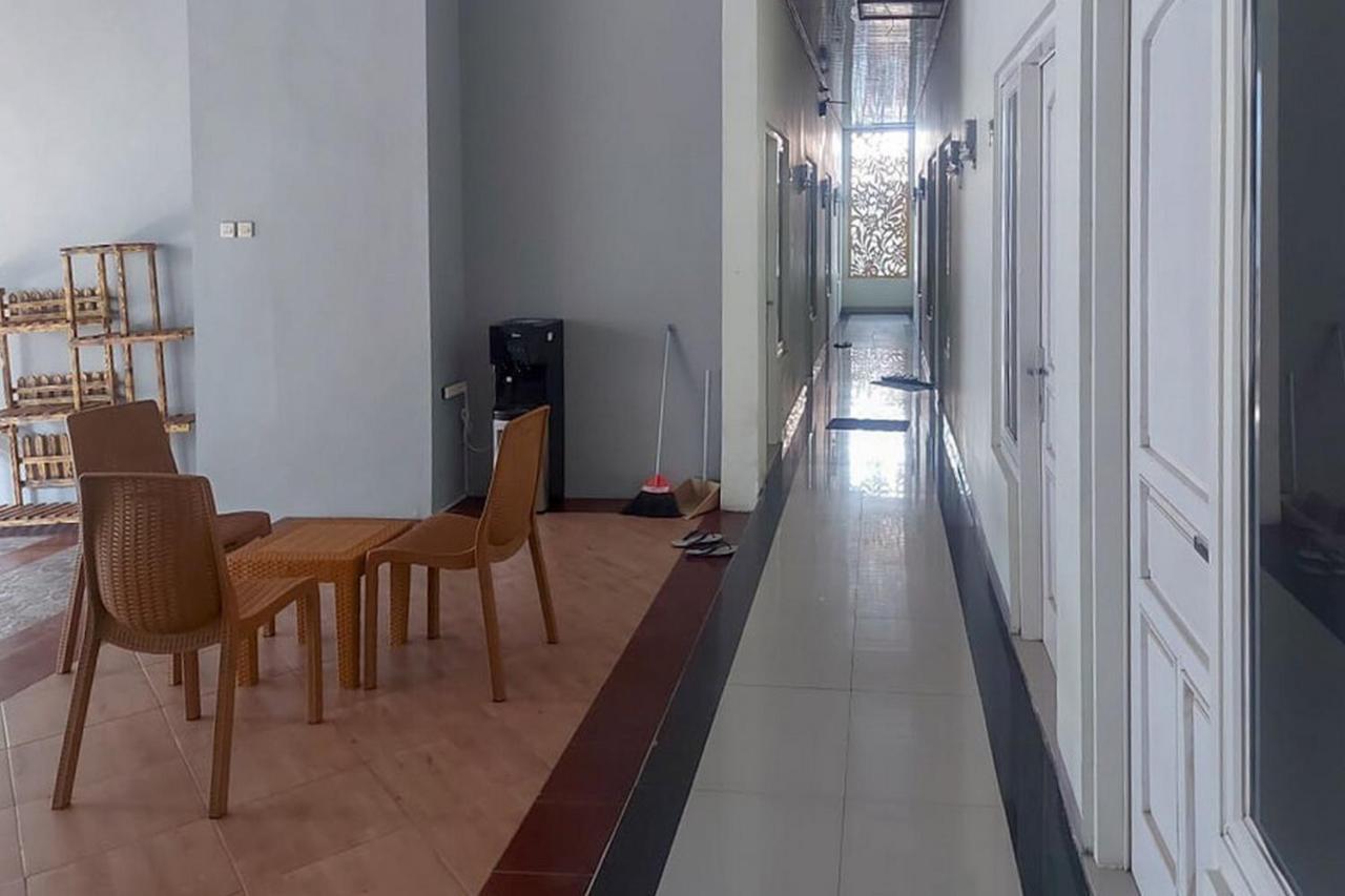 Отель Koolkost @ Jalan Tirto Agung Srondolwetan Экстерьер фото