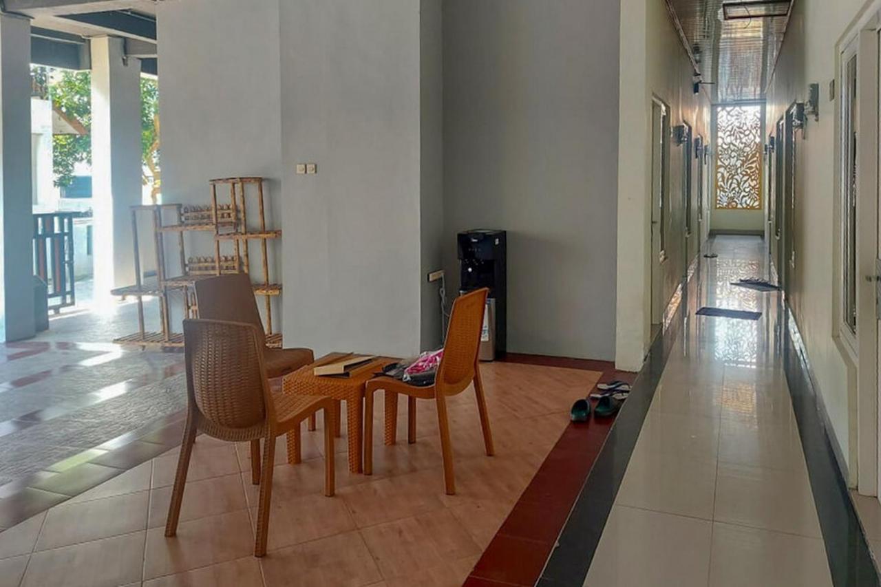 Отель Koolkost @ Jalan Tirto Agung Srondolwetan Экстерьер фото